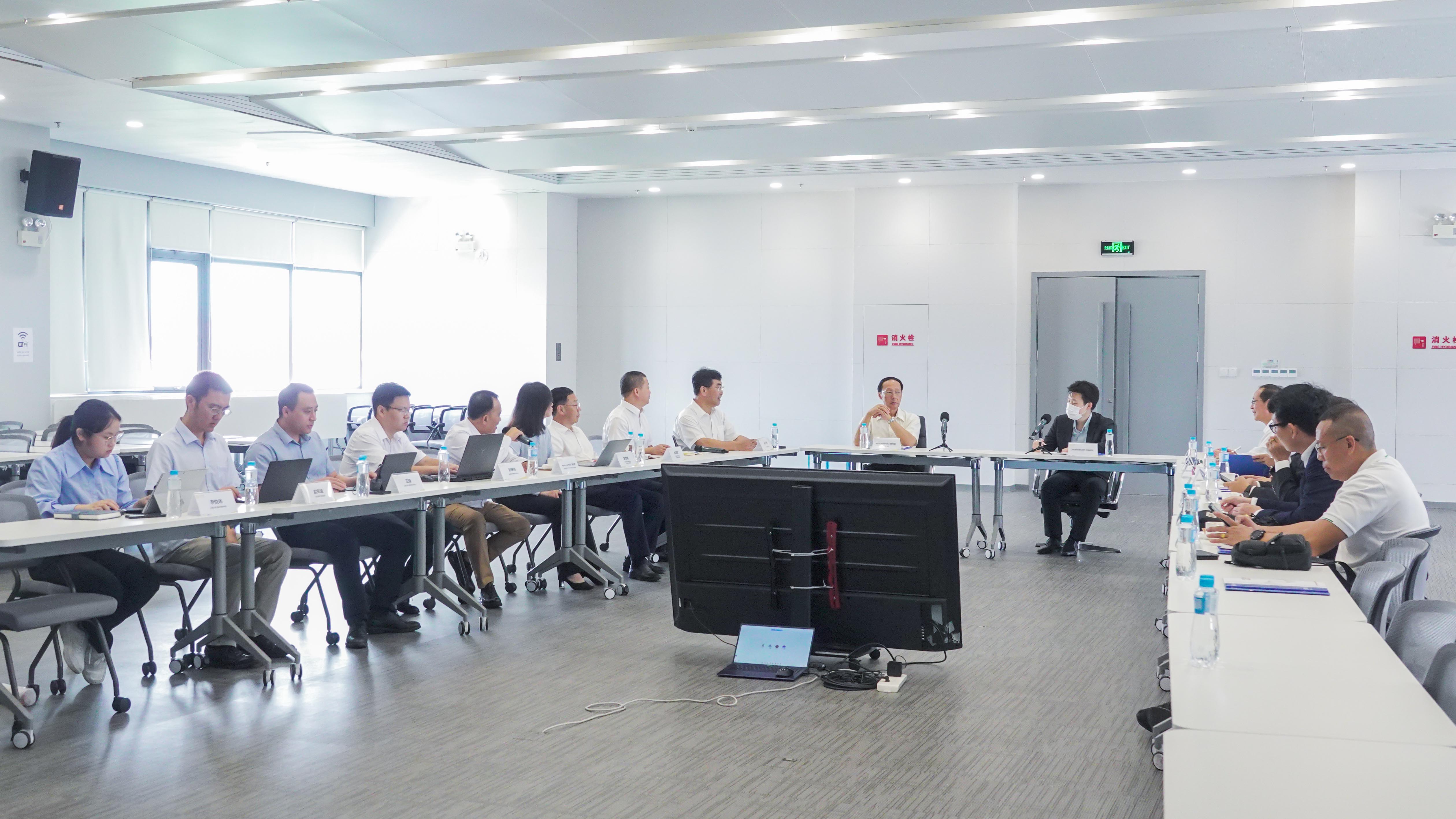 The executive team of Bupleurum and CPF visited CP M&E for exchanges