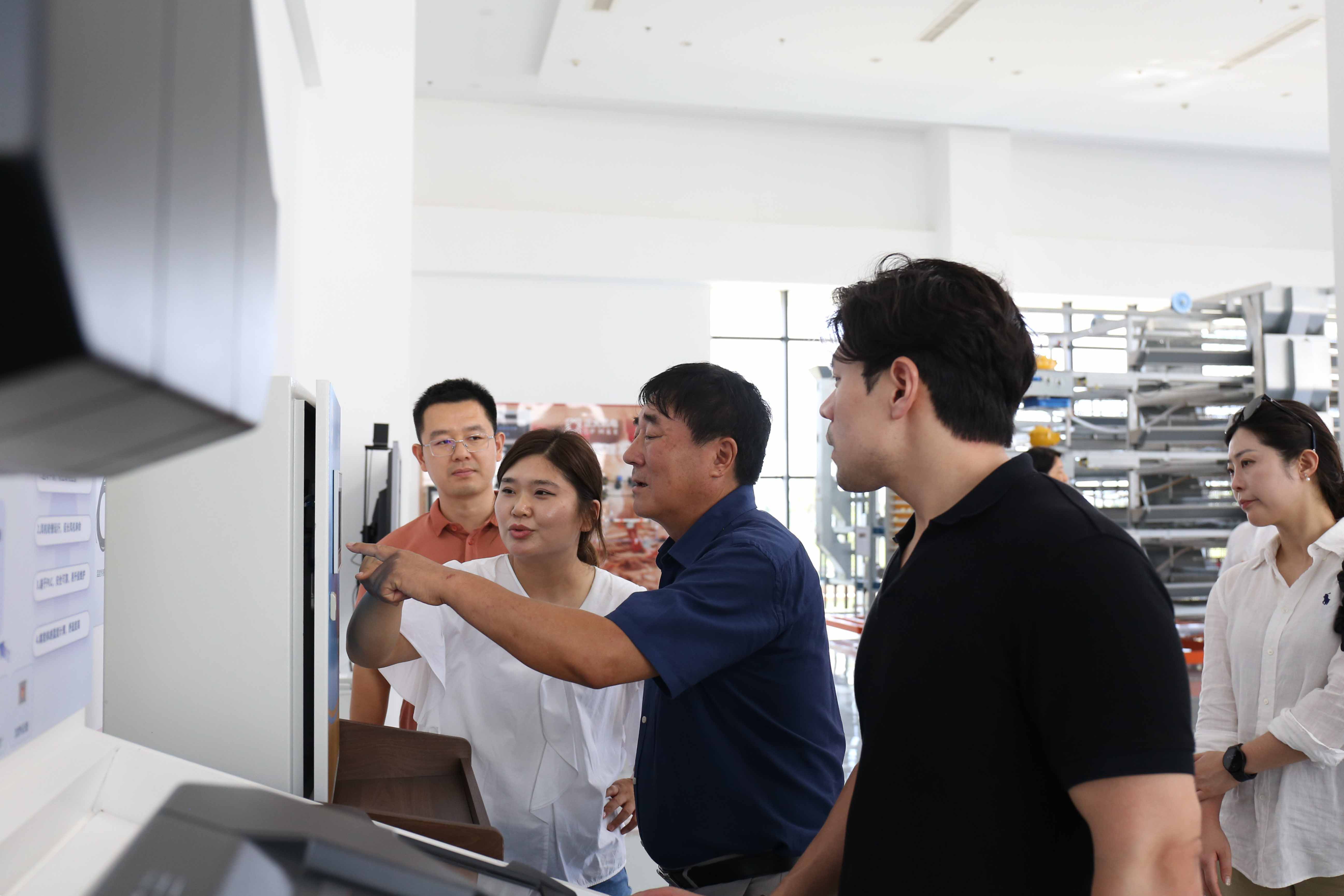 Gil Gal and Lanic Korea visited CP M&E Group for an exchange program